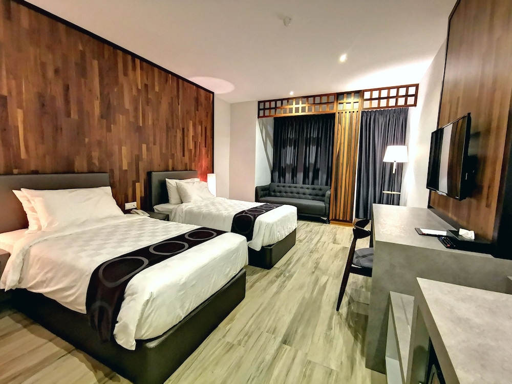 Deluxe Twin Room, City View