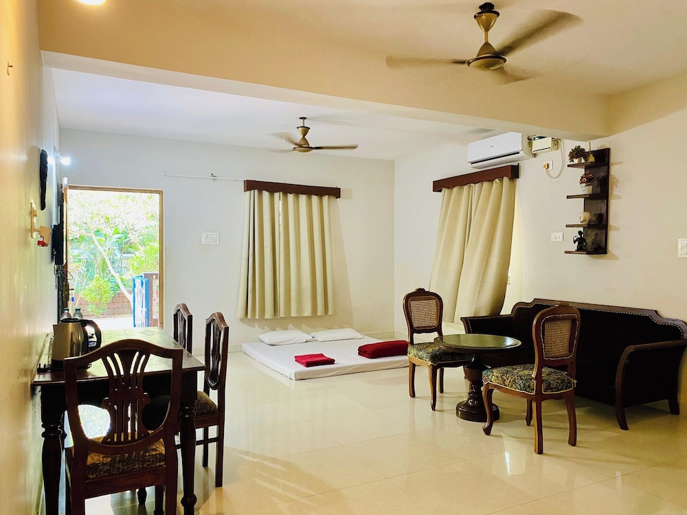 Family Apartment, 1 Bedroom, Garden View photo 3