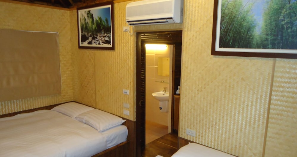Signature Twin Room photo 1