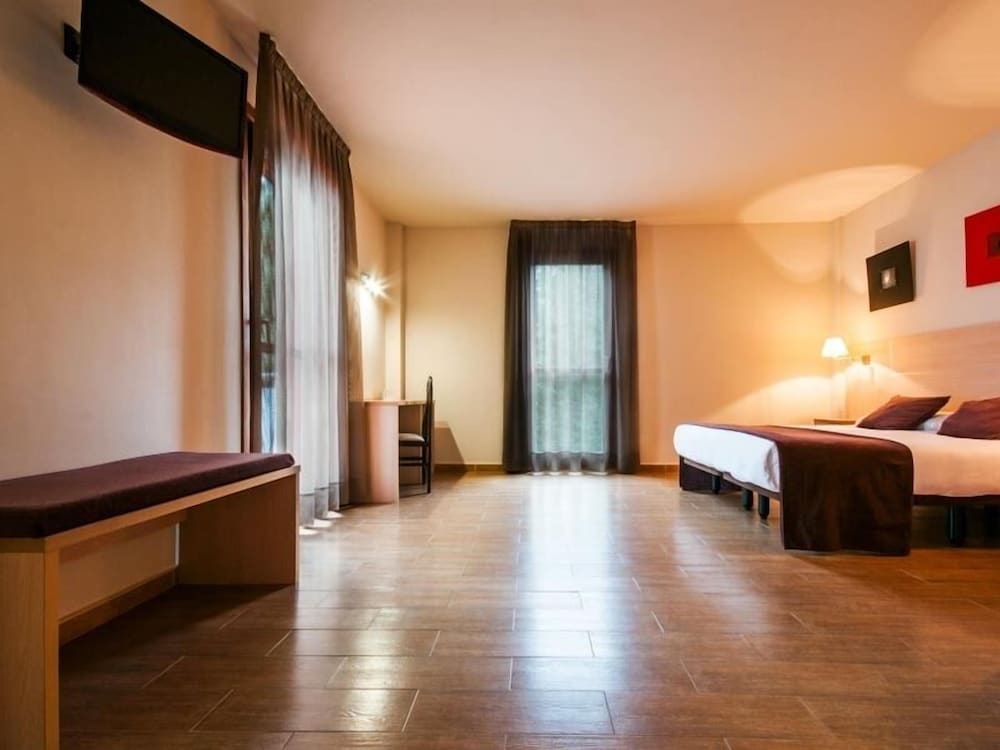 Double or Twin Room photo 3