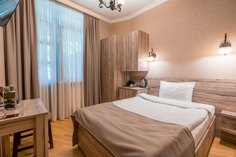 Economy Single Room, 1 Double Bed, Balcony photo 1