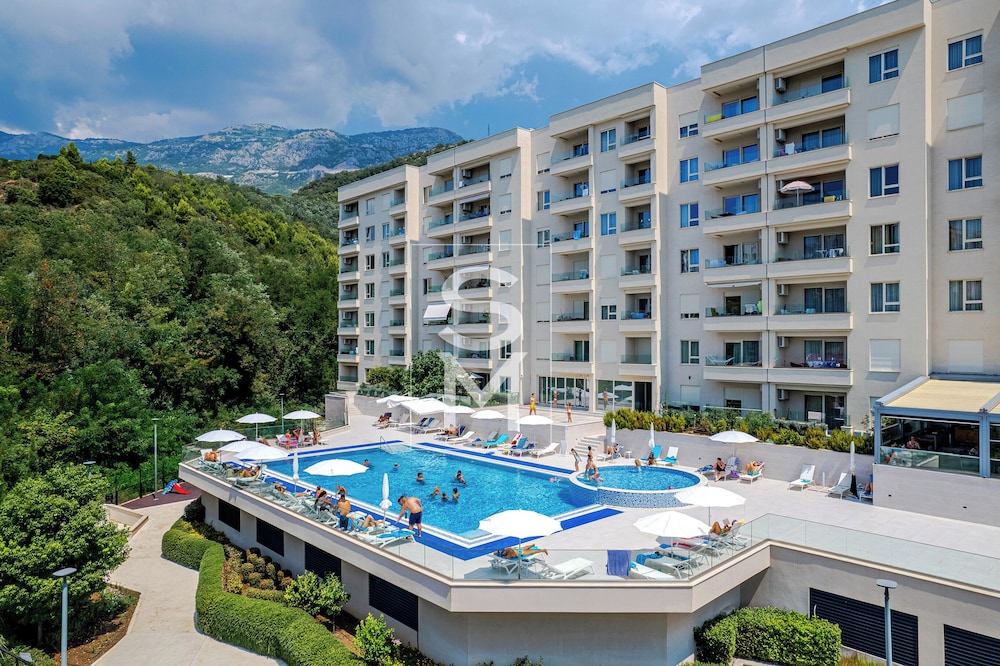Comfort Apartment, Balcony, Mountain View