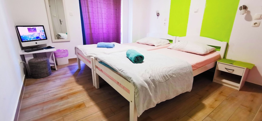 Apartment, 2 Bedrooms, Non Smoking, Private Bathroom - Photo 1