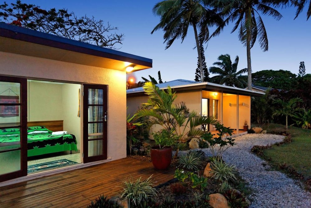 6 Bedrooms (Main House + 3 Studios) photo 1