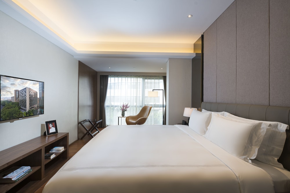 One Bedroom Executive
