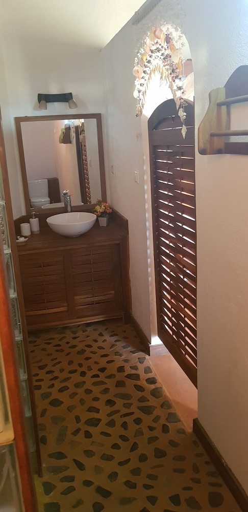 Basic Bungalow, 1 Double Bed photo 3