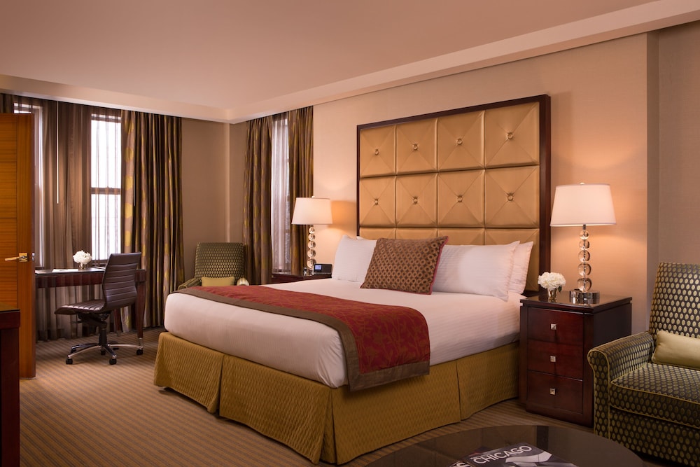 Superior Room, 1 King Bed, Corner (Plus) - Photo 2