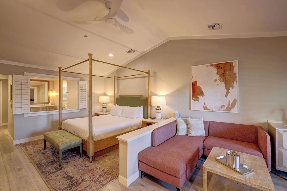 Suite, 1 Bedroom - Photo 1