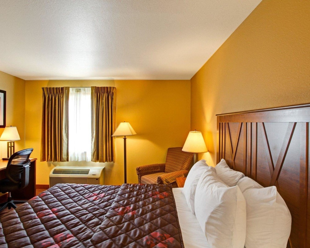 Standard Room, 1 Queen Bed