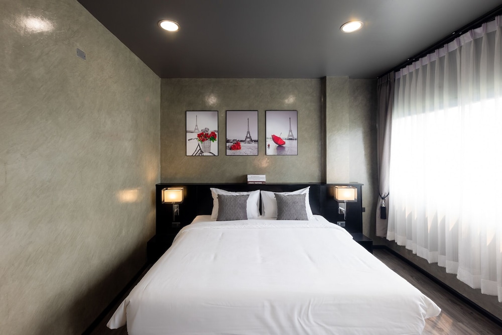 Standard King Room - Photo 3
