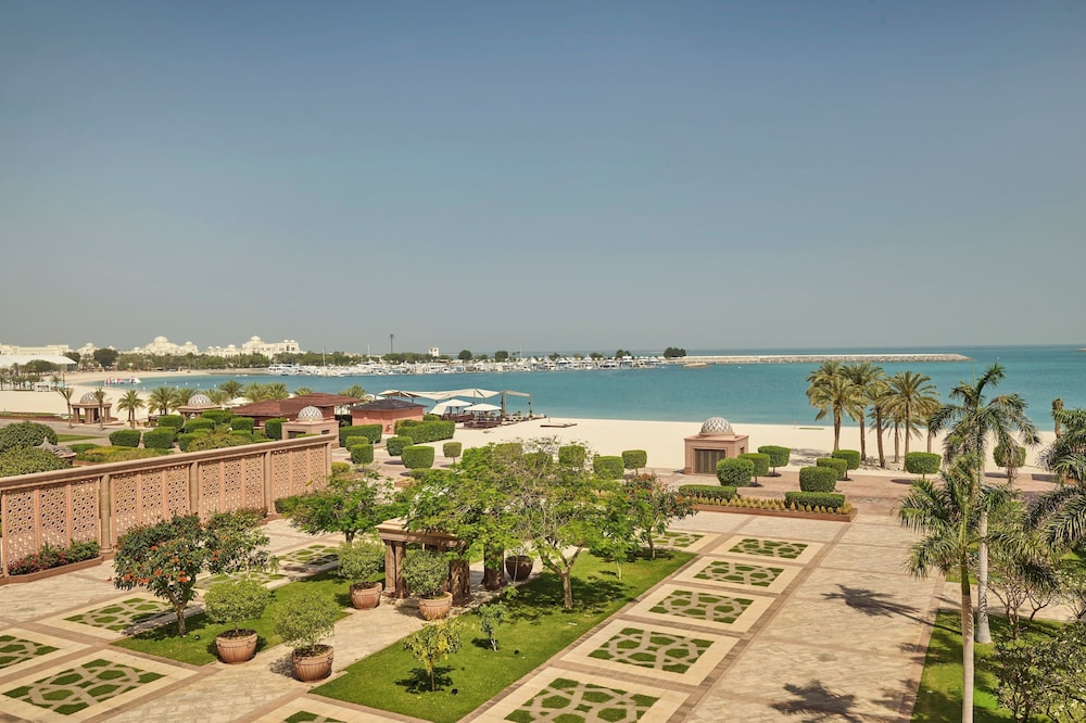 Deluxe Room, 1 King Bed, Sea View — photo 8
