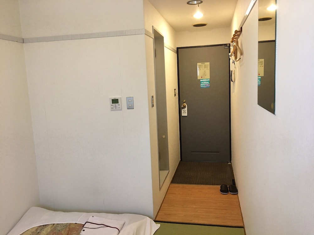 Traditional Single Room, Non Smoking (Japanese-style Room) photo 2
