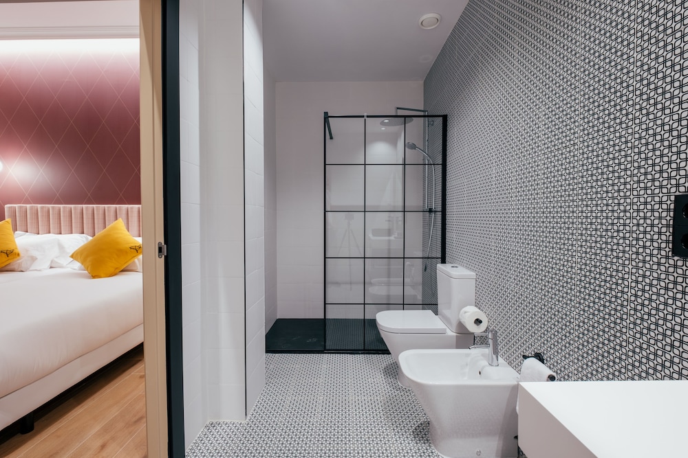 Superior Double or Twin Room - Photo 13