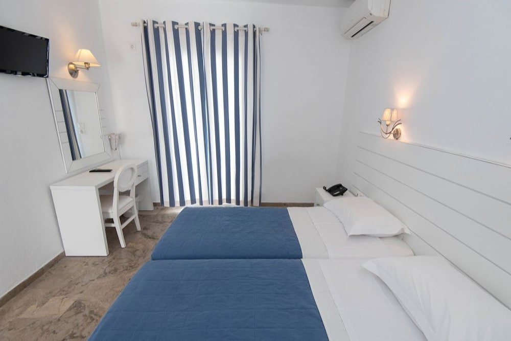 Standard Room photo 2