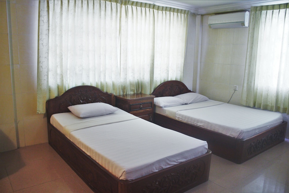 Standard Twin Room (with AC)