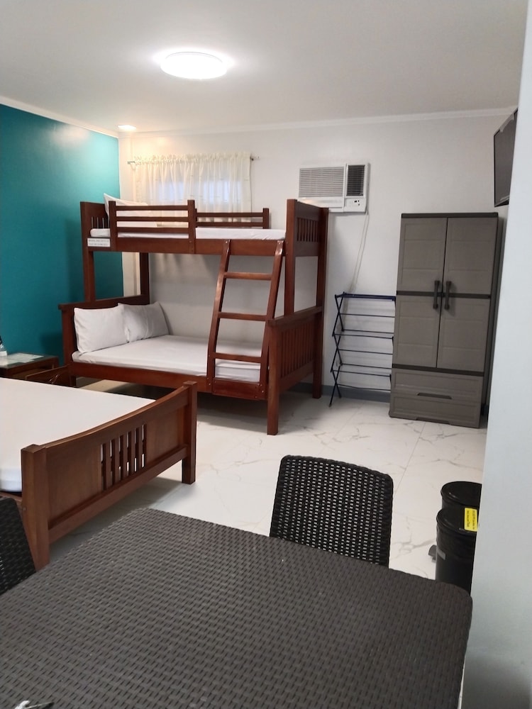 PWD Room - Photo 3