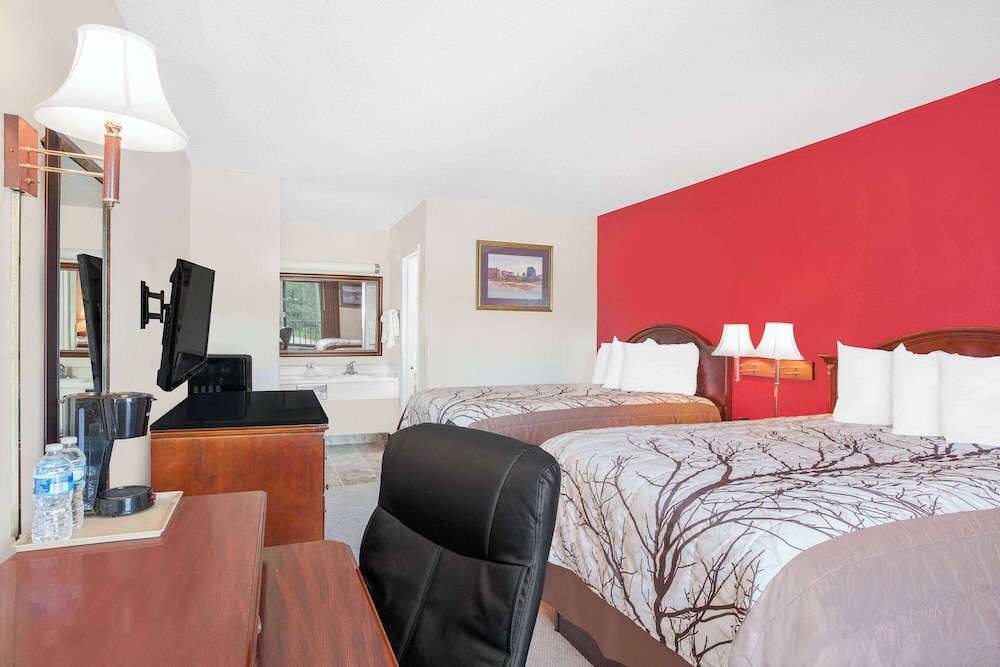 Room, 2 Double Beds, Non Smoking - Photo 2