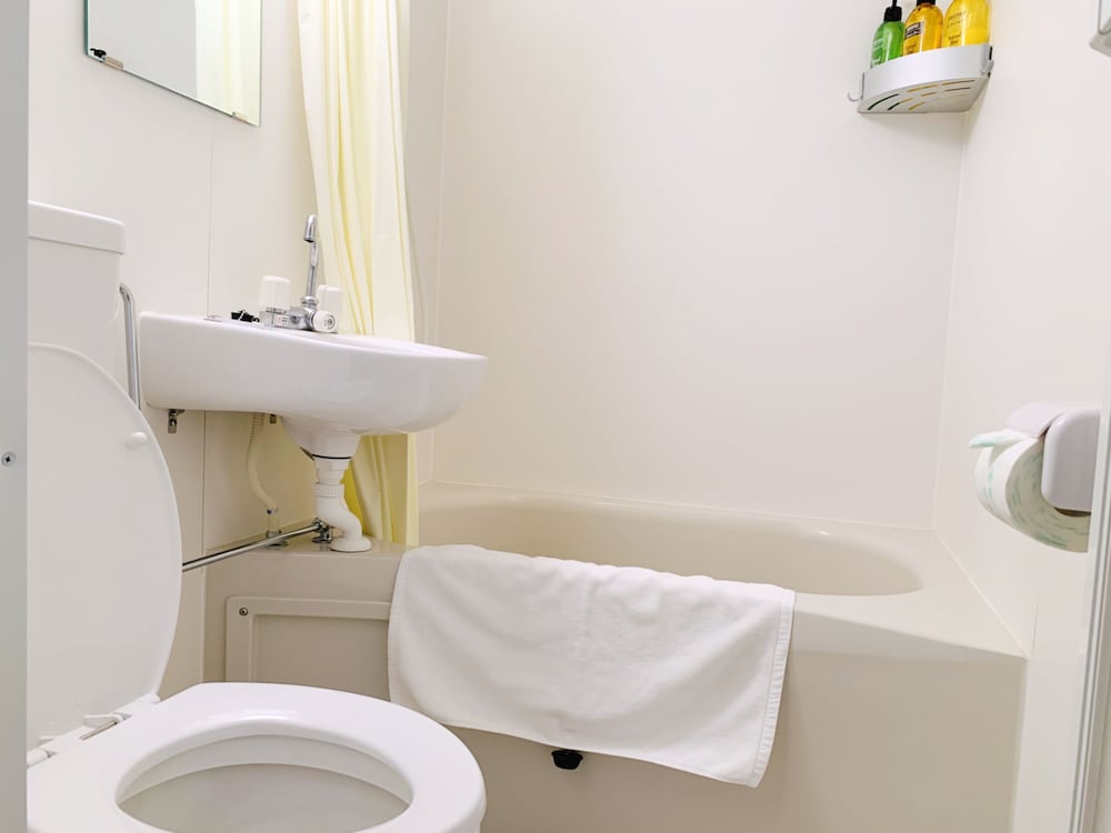 Twin Room, Private Bathroom (202) photo 3