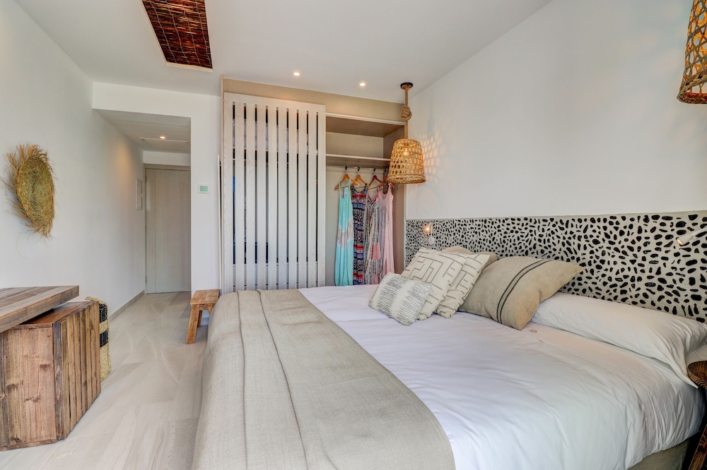 Double Room, Sea View - Photo 3