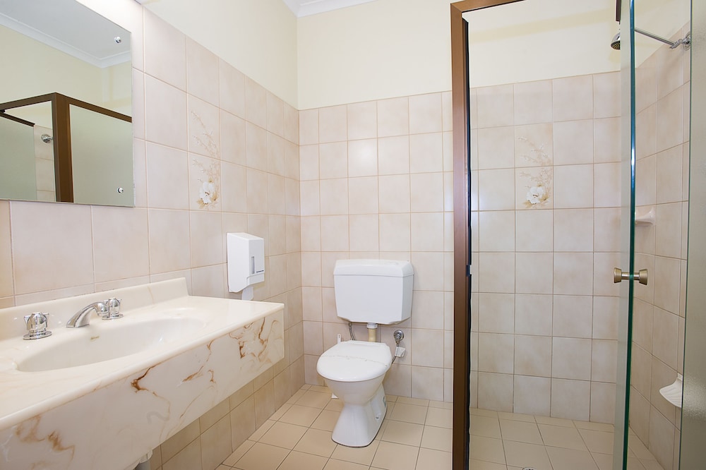 Standard Suite - Photo 3