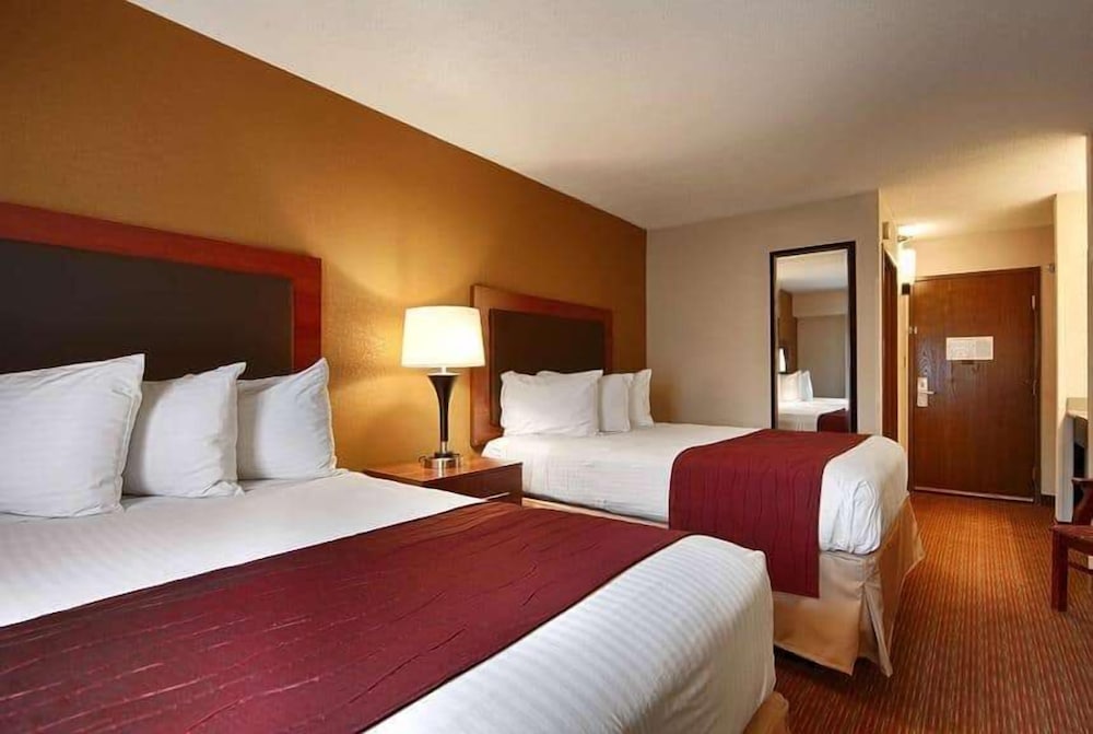 Room, 2 Double Beds, Non Smoking - Photo 1