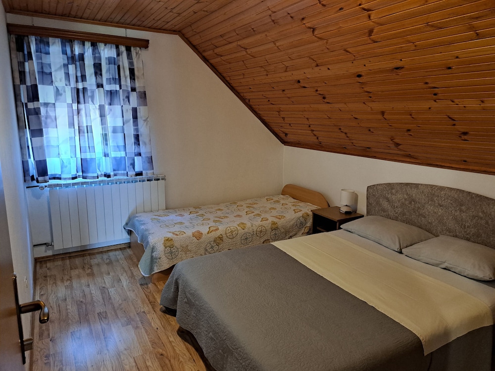 Family Apartment, 2 Bedrooms, Mountain View