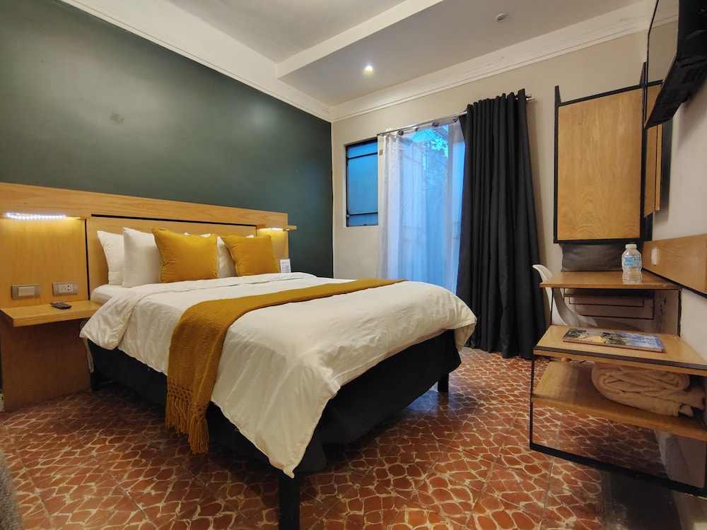 Standard Room, 1 Double Bed, Private Bathroom - Photo 19