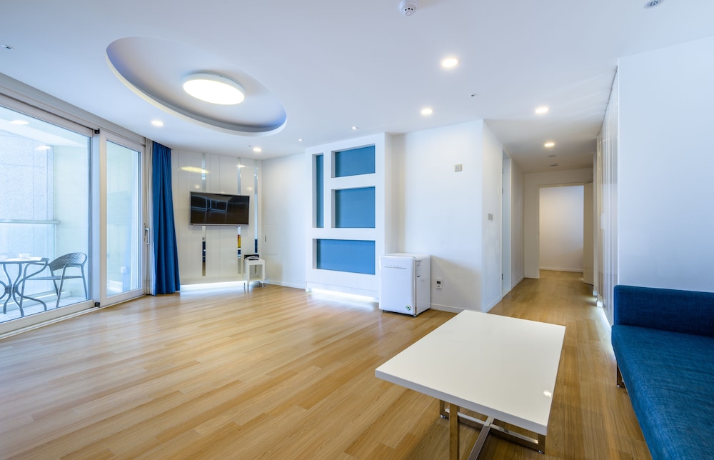 Room, Ocean View (5 Pax)