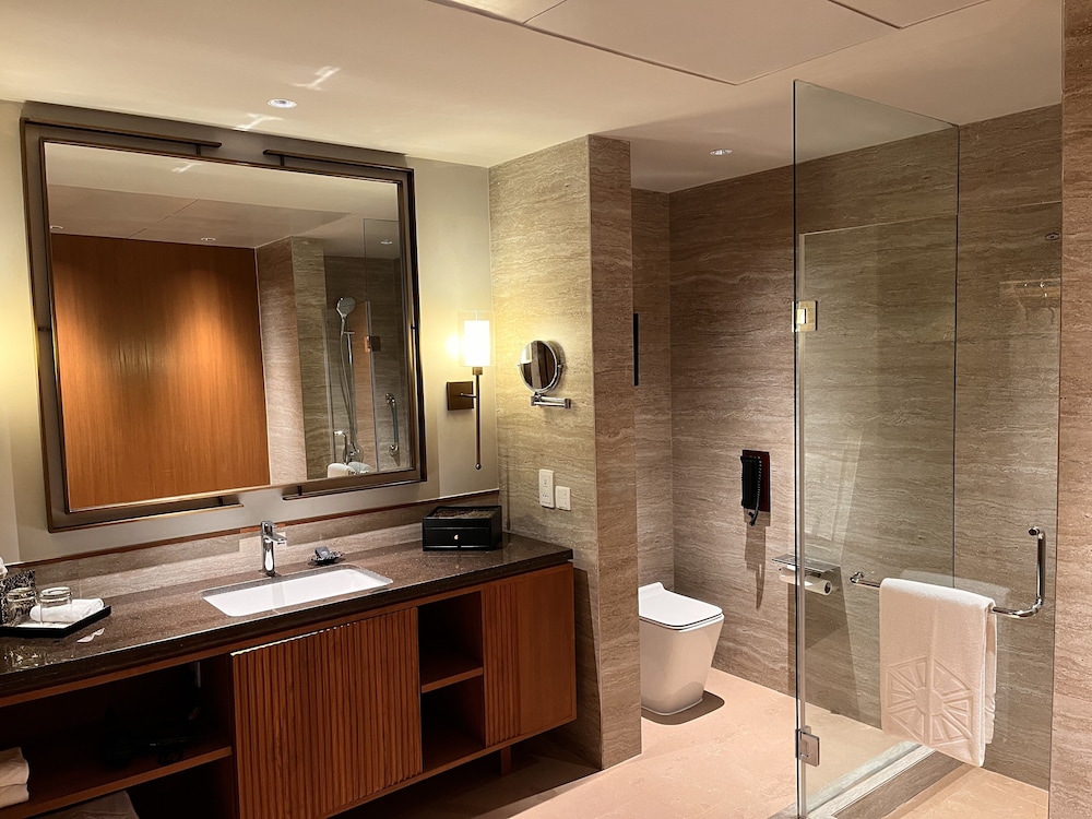 Luxury Suite photo 2