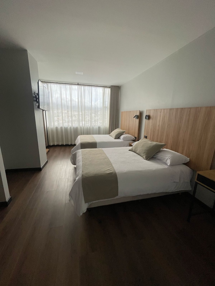 Signature Twin Room, City View