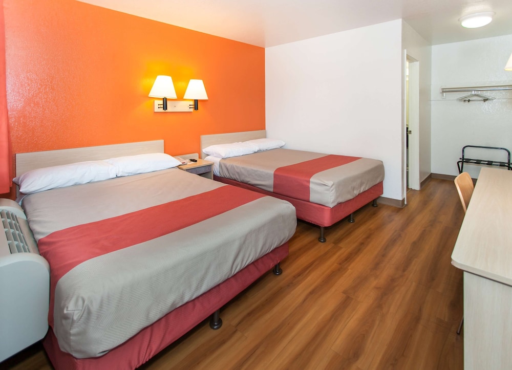 Standard Room, 2 Double Beds, Non Smoking