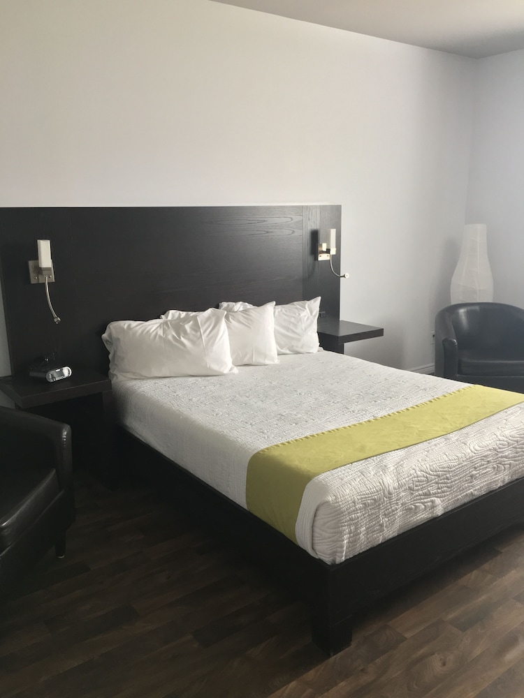 Suite, 1 King Bed (Hotel)