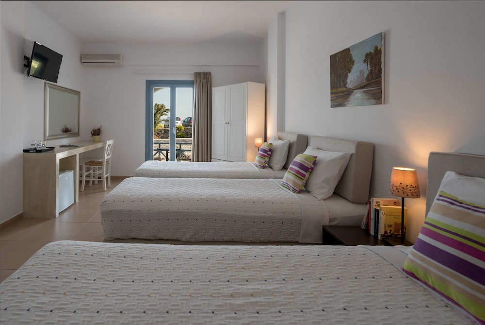 Standard Triple Room - Photo 2