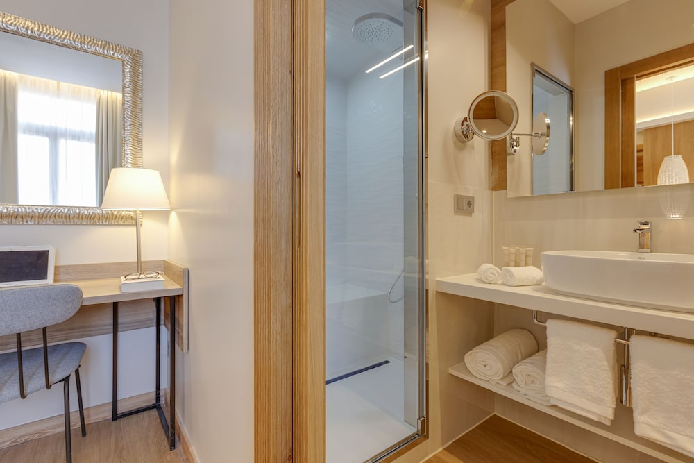 Comfort Room Comfort Room