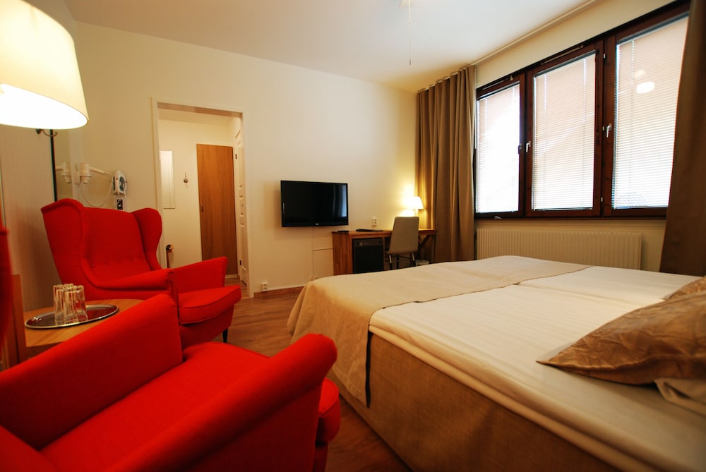 Superior Room, 2 Twin Beds, Non Smoking (Shower Only) photo 1
