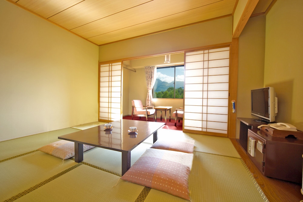 Classic Room, Japanese style, 5 futon beds, Mountain view photo 2