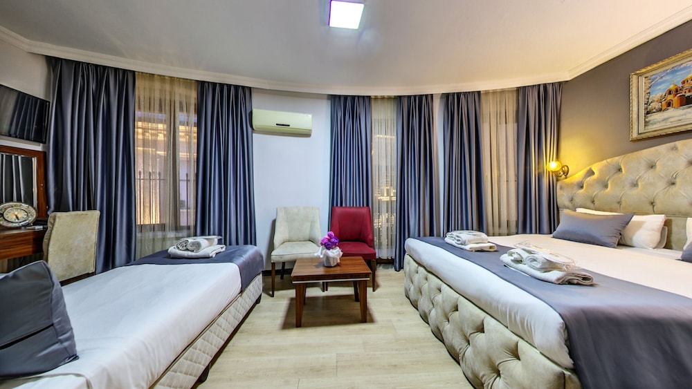 Deluxe Triple Room photo 1