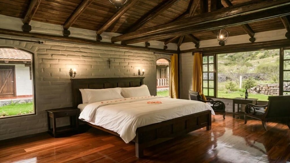 Honeymoon Suite, Garden Area
