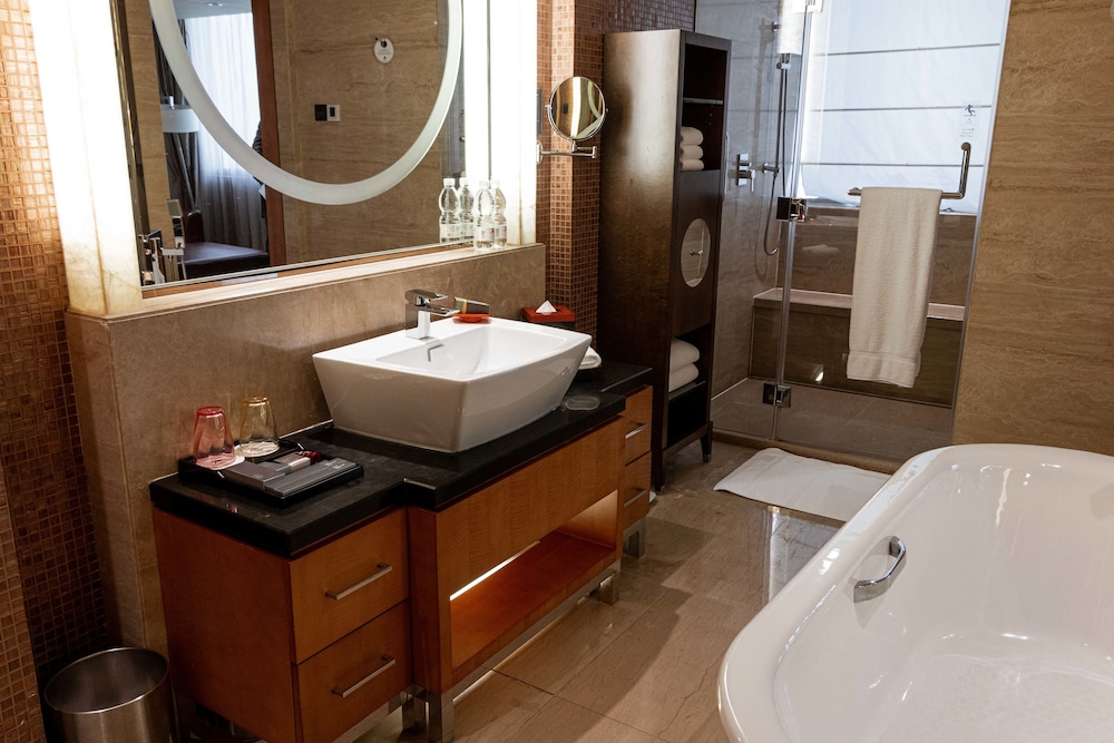 Room, 2 Double Beds - Photo 3