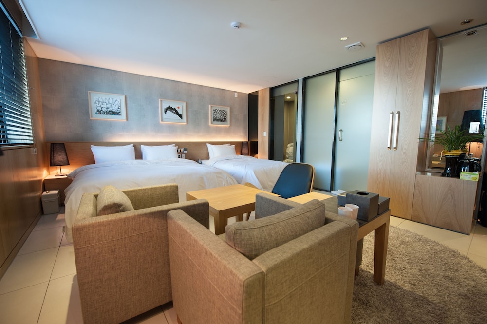 Family Twin Room photo 2