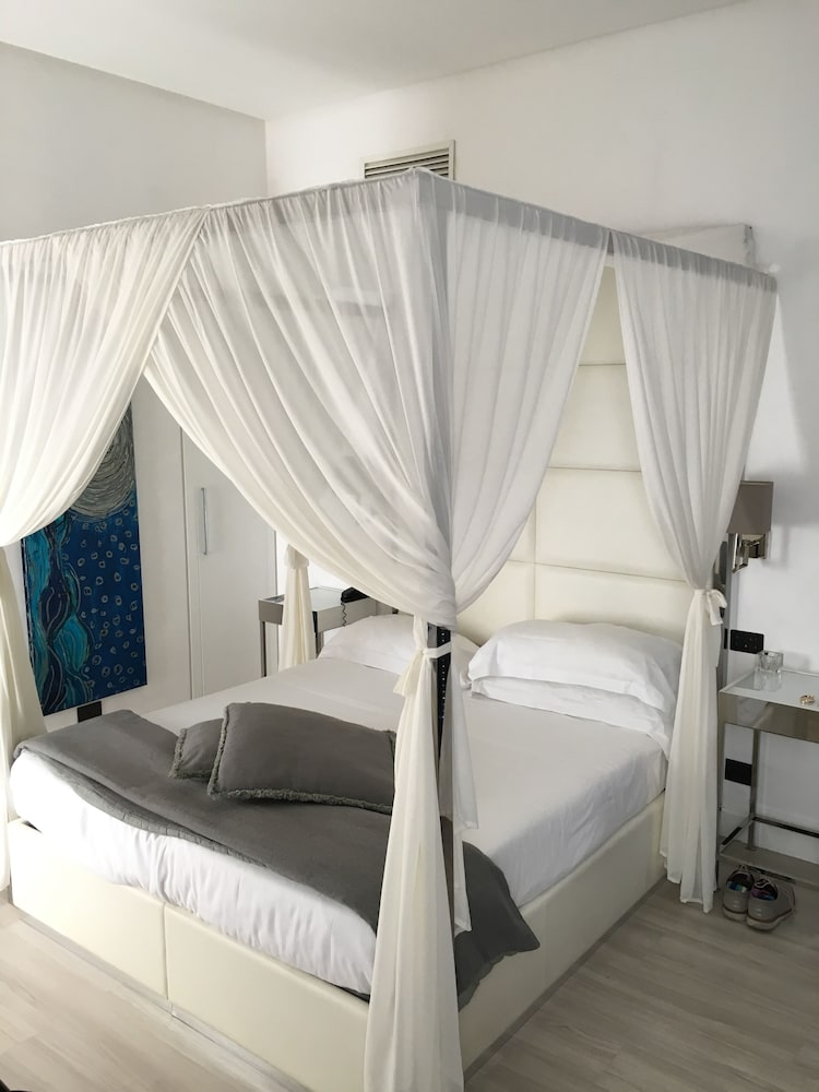 Classic Suite, 1 Bedroom - Photo 2