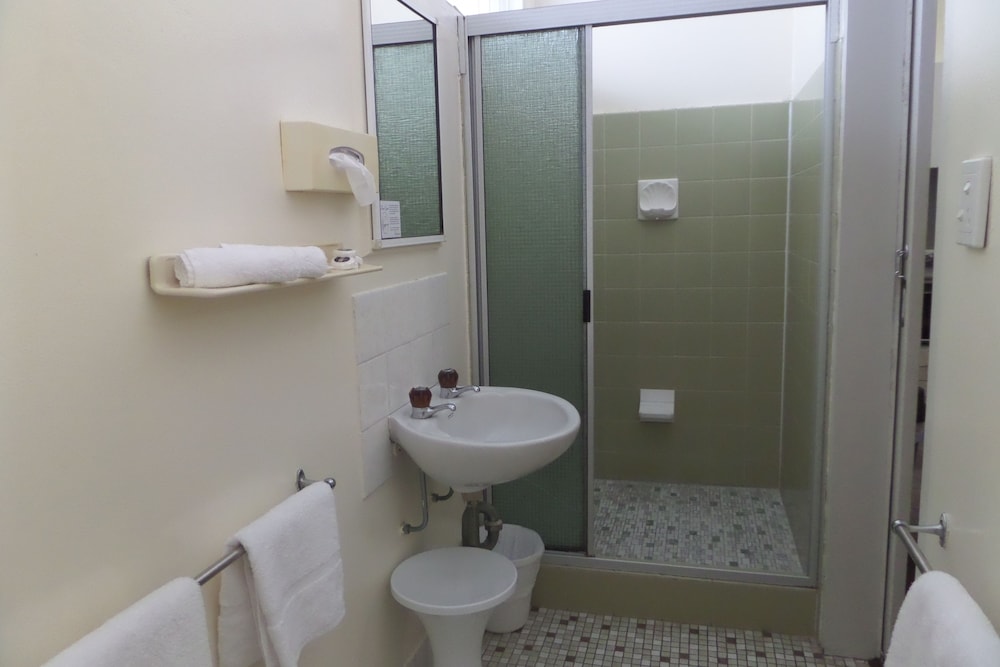 Family Suite, 1 Bedroom, Non Smoking, Kitchenette (family room) photo 2