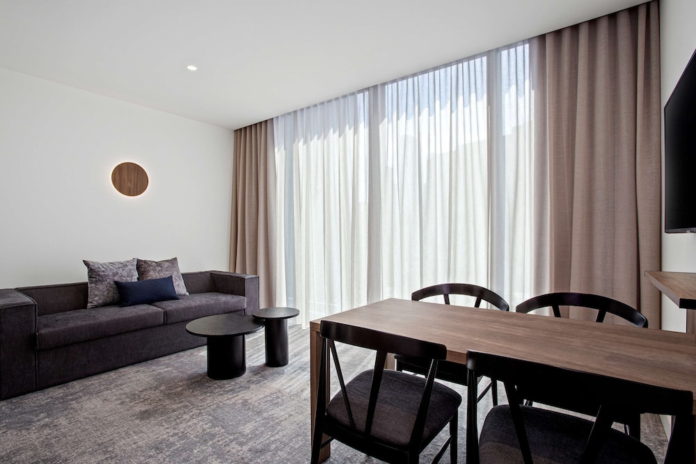 One Bedroom King Apartment - Photo 7