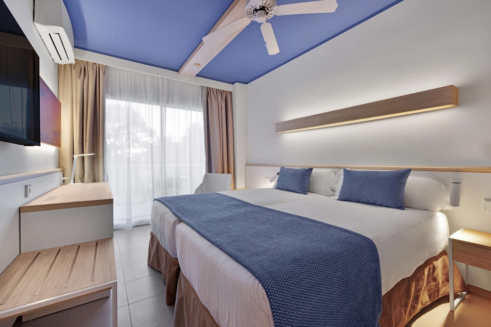 Standard Double Room (2 Adults)