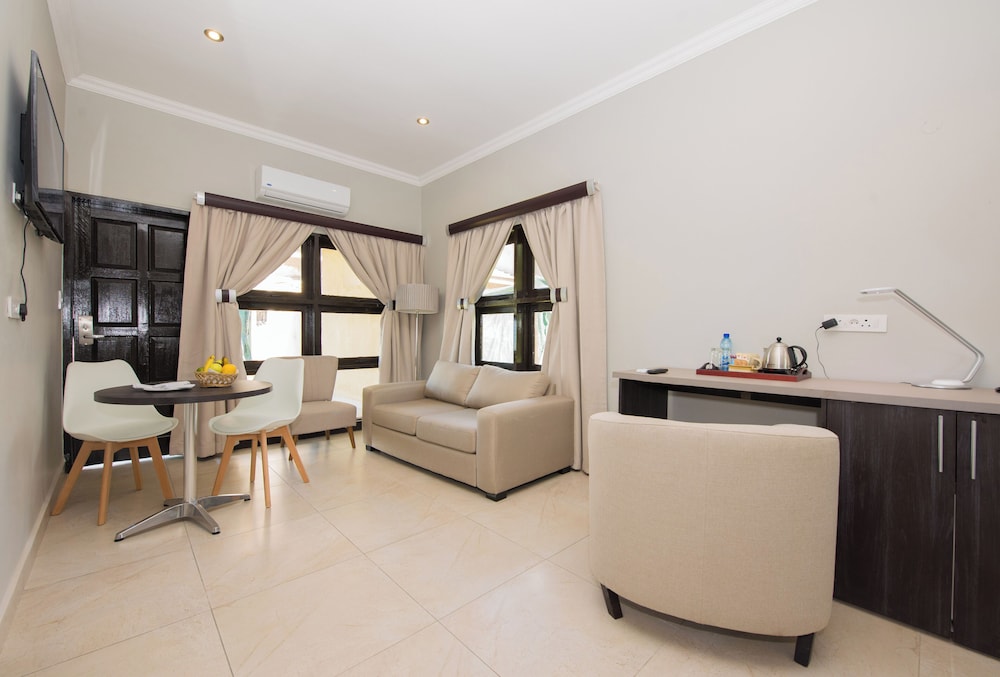 Suite, Lake View photo 2
