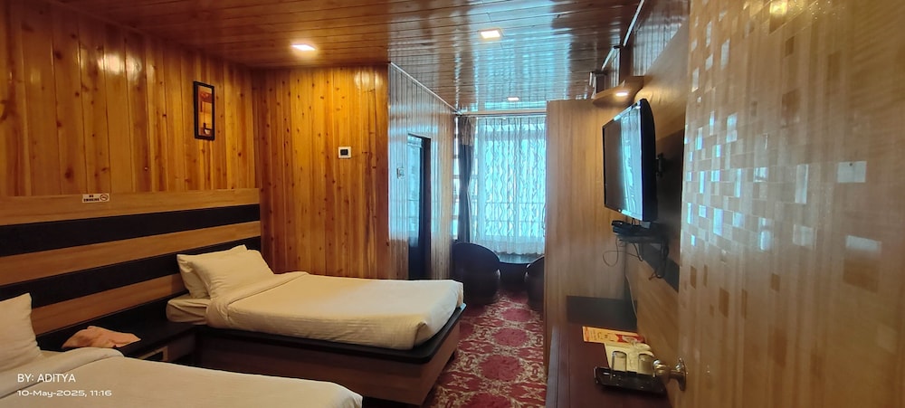 Superior Room, Valley View