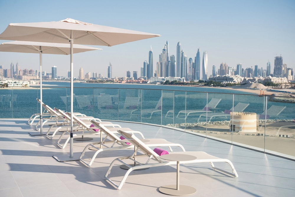 WOW Suite, 1 Bedroom Suite, 1 King, Skyline View, Terrace thumbnail 5