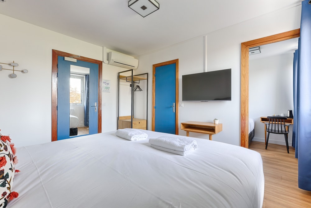 Deluxe Triple Room - Photo 7