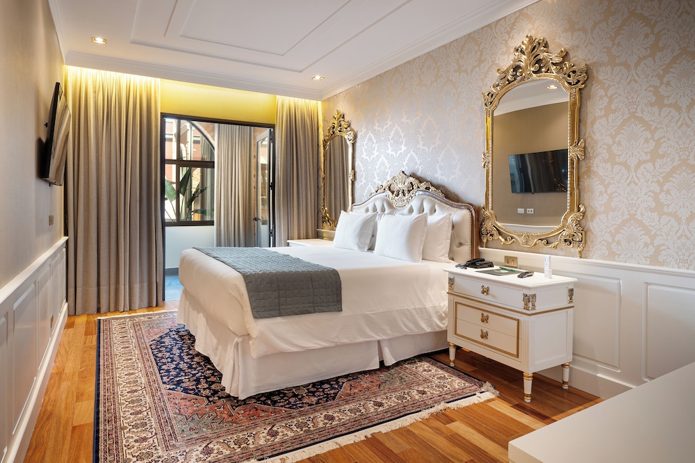 King Suite with Spa Bath
