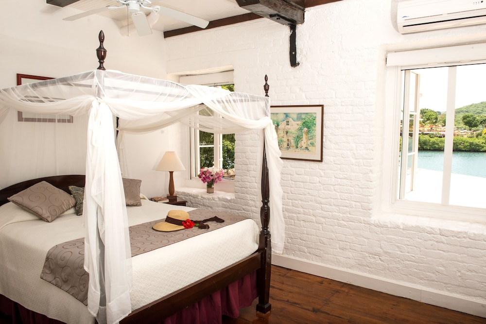 Superior Room, Harbor View
